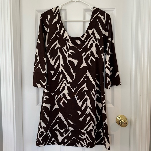 DVF Aggie Silk Jersey Dark Brown Safari 60s Mod
Shift Dress Size 4 - Picture 3 of 9